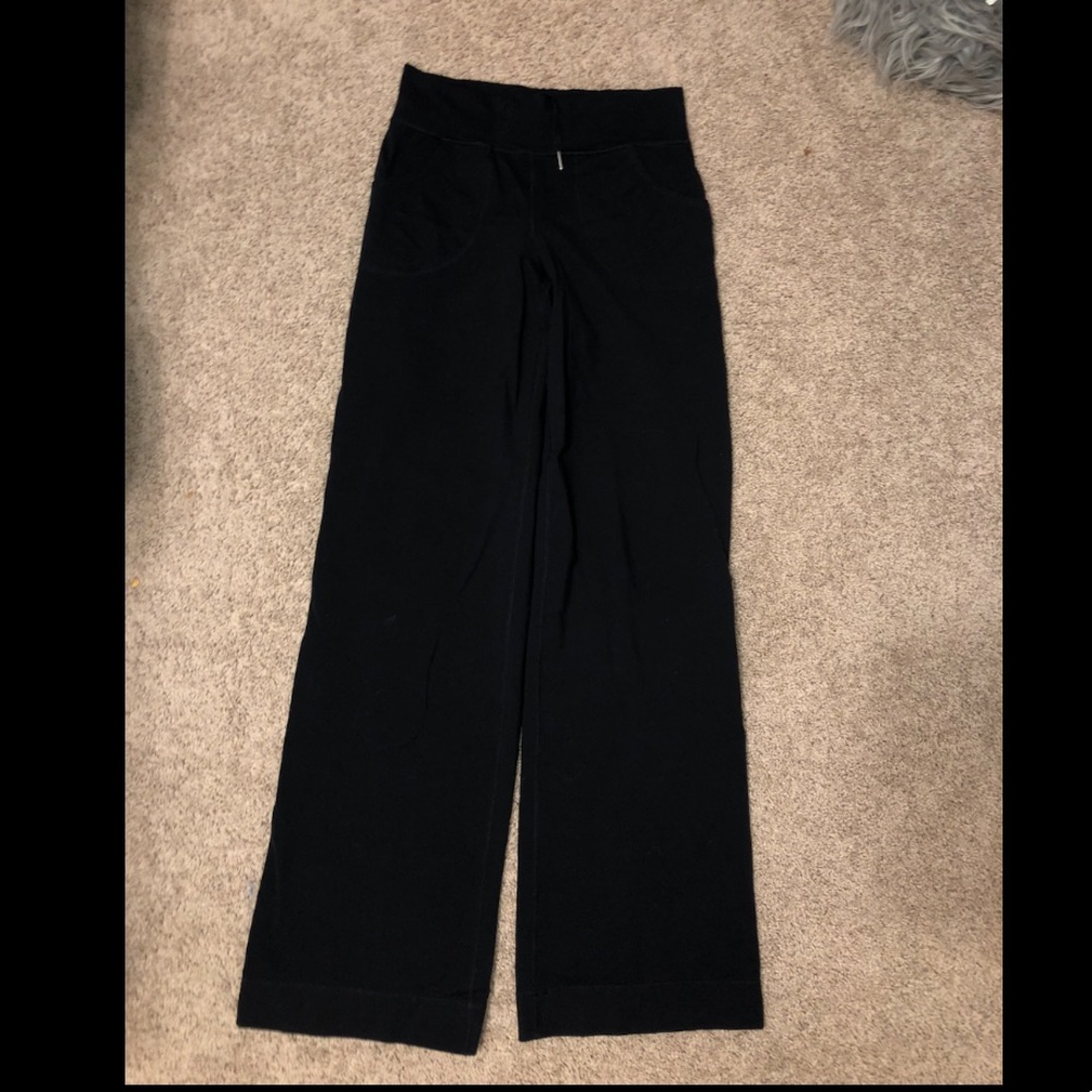 Women’s lulu black wide leg yoga pants
